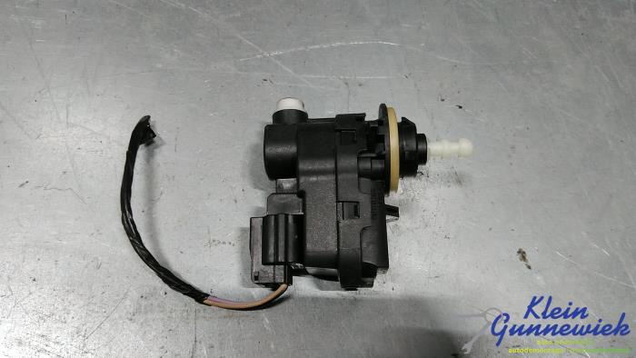 Używane Silnik reflektora Renault Modus Cena € 16,00 Procedura marży oferowane przez Klein Gunnewiek Autodemontage & Motorentechniek