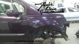 Gebrauchte Kotflügel rechts vorne Renault Modus Preis € 45,00 Margenregelung angeboten von Gebr.Klein Gunnewiek Ho.BV