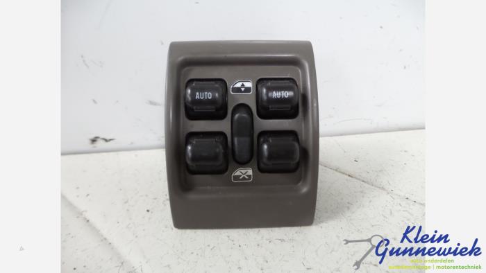 Usados Interruptor combinado de ventanillas Chrysler PT Cruiser Precio € 15,00 Norma de margen ofrecido por Klein Gunnewiek Autodemontage & Motorentechniek