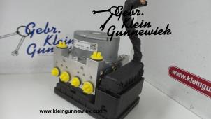 Gebrauchte ABS Pumpe Mini Mini Preis € 295,00 Margenregelung angeboten von Gebr.Klein Gunnewiek Ho.BV