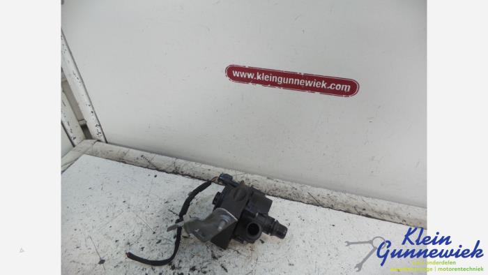 Używane Pompa wodna Mini ONE Cena € 67,00 Procedura marży oferowane przez Klein Gunnewiek Autodemontage & Motorentechniek