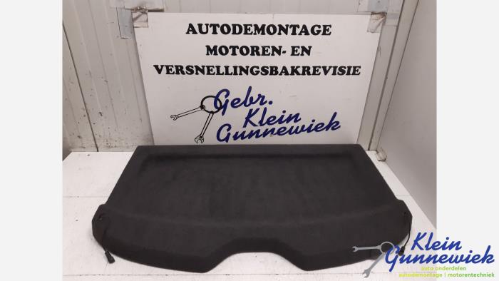 Używane Pólka tylna Opel Astra Cena € 31,00 Procedura marży oferowane przez Klein Gunnewiek Autodemontage & Motorentechniek
