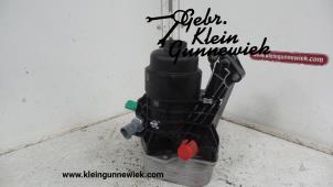 Używane Obudowa filtra oleju Volkswagen T-Roc Cena na żądanie oferowane przez Gebr.Klein Gunnewiek Ho.BV