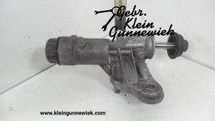 Używane Obudowa filtra oleju Volkswagen Crafter Cena na żądanie oferowane przez Gebr.Klein Gunnewiek Ho.BV