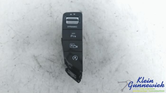Begagnade Brytare Mercedes C-Klasse Pris € 31,00 Marginaltabell erbjuds av Klein Gunnewiek Autodemontage & Motorentechniek