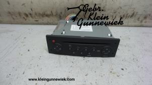 Używane Radioodtwarzacz CD Renault Megane Cena € 75,00 Procedura marży oferowane przez Gebr.Klein Gunnewiek Ho.BV