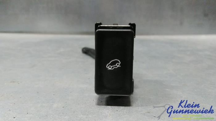 Usados Interruptor Renault Koleos Precio € 15,00 Norma de margen ofrecido por Klein Gunnewiek Autodemontage & Motorentechniek