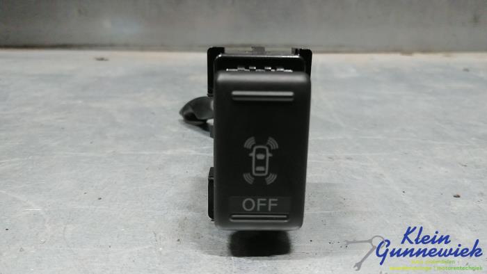 Usados Interruptor Renault Koleos Precio € 15,00 Norma de margen ofrecido por Klein Gunnewiek Autodemontage & Motorentechniek
