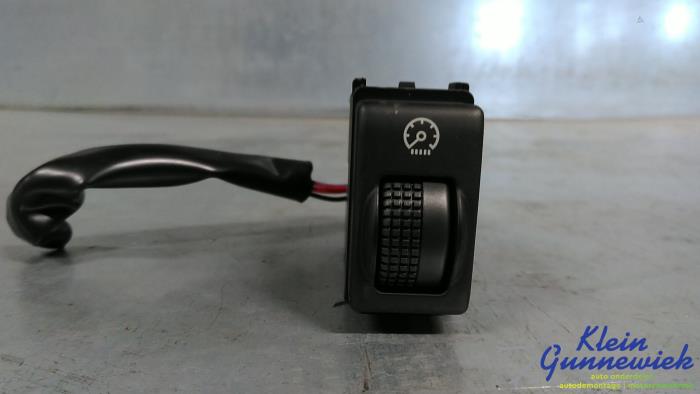 Usados Interruptor Renault Koleos Precio € 15,00 Norma de margen ofrecido por Klein Gunnewiek Autodemontage & Motorentechniek