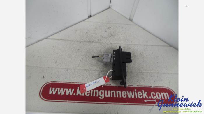 Usados Interruptor Opel Combo Precio € 25,00 Norma de margen ofrecido por Klein Gunnewiek Autodemontage & Motorentechniek