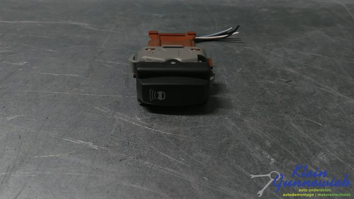 Używane Przelacznik Renault Grand Espace Cena € 15,00 Procedura marży oferowane przez Klein Gunnewiek Autodemontage & Motorentechniek