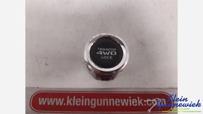 Używane Przelacznik Mitsubishi Outlander Cena € 35,00 Procedura marży oferowane przez Klein Gunnewiek Autodemontage & Motorentechniek