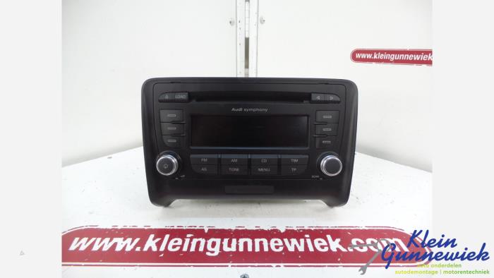 Używane Radioodtwarzacz CD Audi TT Cena € 114,00 Procedura marży oferowane przez Klein Gunnewiek Autodemontage & Motorentechniek