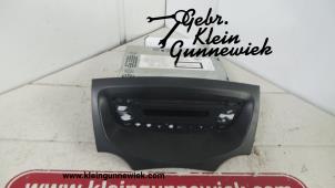 Usados Reproductor de CD y radio Ford KA Precio € 50,00 Norma de margen ofrecido por Gebr.Klein Gunnewiek Ho.BV