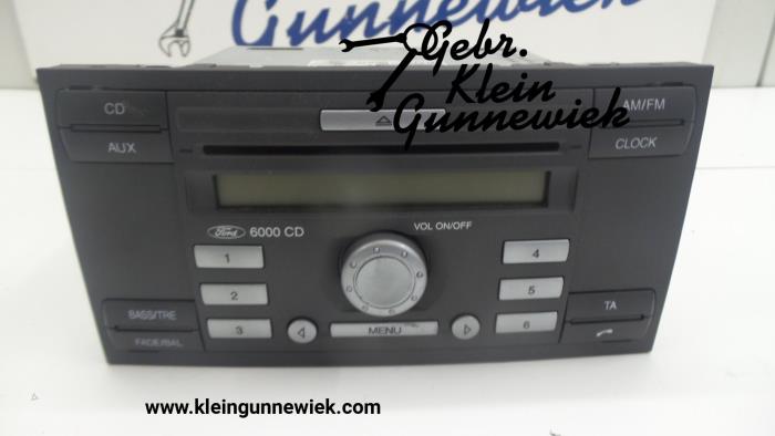 Radio CD player from a Ford Fusion 2008