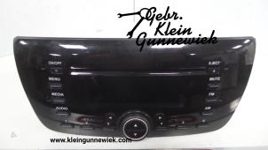Usados Reproductor de CD y radio Opel Combo Precio de solicitud ofrecido por Gebr.Klein Gunnewiek Ho.BV