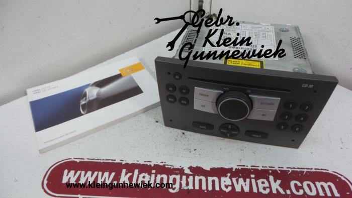 Reproductor de CD y radio de un Opel Vectra 2004