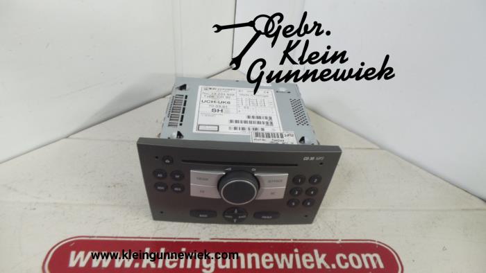 Reproductor de CD y radio de un Opel Vectra 2007