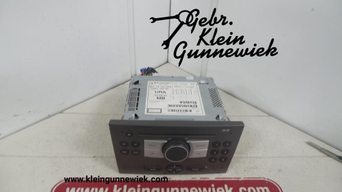 Radio CD player from a Opel Meriva 2006
