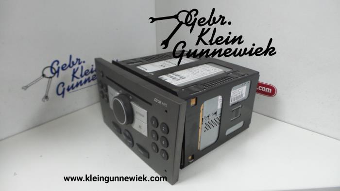 Reproductor de CD y radio de un Opel Meriva 2008