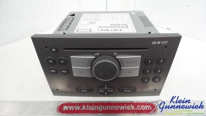 Używane Radioodtwarzacz CD Opel Meriva Cena € 48,00 Procedura marży oferowane przez Klein Gunnewiek Autodemontage & Motorentechniek
