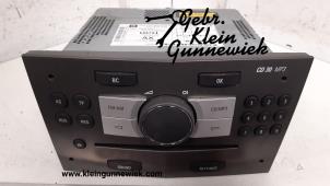 Używane Radioodtwarzacz CD Opel Zafira Cena € 60,00 Procedura marży oferowane przez Gebr.Klein Gunnewiek Ho.BV