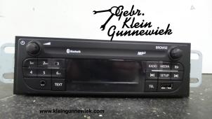 Gebrauchte Radio CD Spieler Opel Vivaro Preis € 160,00 Margenregelung angeboten von Gebr.Klein Gunnewiek Ho.BV