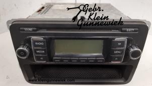 Used Radio CD player Volkswagen Tiguan Price € 85,00 Margin scheme offered by Gebr.Klein Gunnewiek Ho.BV