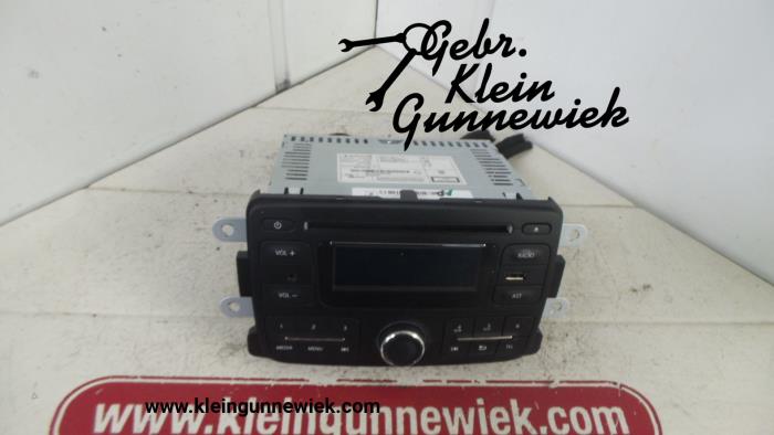 Radio CD player Dacia Logan - 281156534R HUMAX