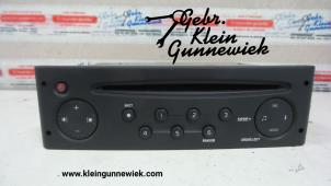 Used Radio CD player Renault Clio Price € 75,00 Margin scheme offered by Gebr.Klein Gunnewiek Ho.BV