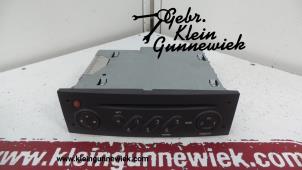 Used Radio CD player Renault Clio Price € 85,00 Margin scheme offered by Gebr.Klein Gunnewiek Ho.BV
