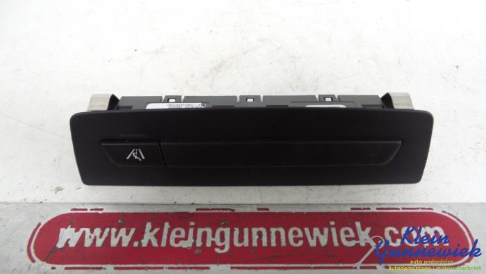 Używane Przelacznik BMW 3-Serie Cena € 20,00 Procedura marży oferowane przez Klein Gunnewiek Autodemontage & Motorentechniek