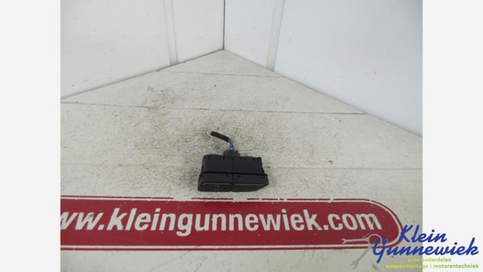 Używane Przelacznik Ford B-Max Cena € 10,00 Procedura marży oferowane przez Klein Gunnewiek Autodemontage & Motorentechniek