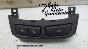 Gebrauchte Schalter Opel Mokka Preis auf Anfrage angeboten von Gebr.Klein Gunnewiek Ho.BV