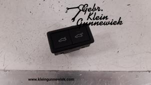 Gebrauchte Schalter Volkswagen Arteon Preis € 15,00 Margenregelung angeboten von Gebr.Klein Gunnewiek Ho.BV