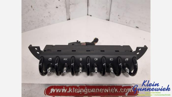 Używane Przelacznik BMW Mini One Cena € 16,00 Procedura marży oferowane przez Klein Gunnewiek Autodemontage & Motorentechniek