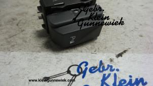 Gebrauchte Schalter Renault Master Preis auf Anfrage angeboten von Gebr.Klein Gunnewiek Ho.BV