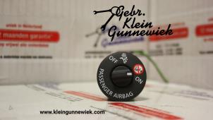 Usagé Commodo Renault Clio Prix sur demande proposé par Gebr.Klein Gunnewiek Ho.BV
