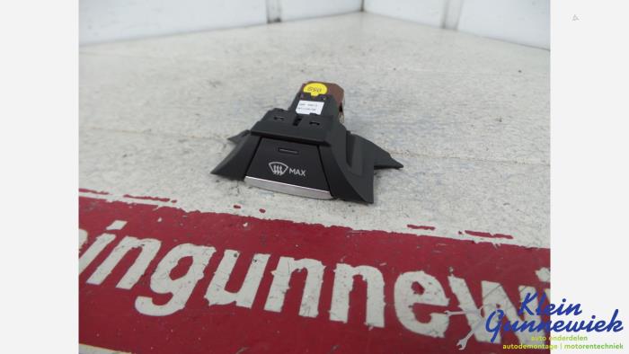 Używane Przelacznik Audi TT Cena € 20,00 Procedura marży oferowane przez Klein Gunnewiek Autodemontage & Motorentechniek