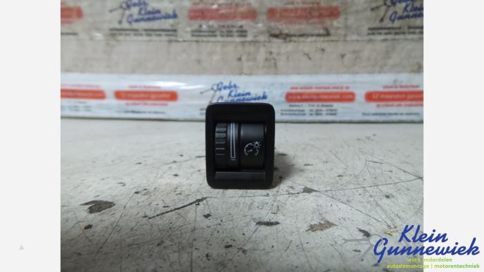 Używane Przelacznik Volkswagen Sharan Cena € 20,00 Procedura marży oferowane przez Klein Gunnewiek Autodemontage & Motorentechniek