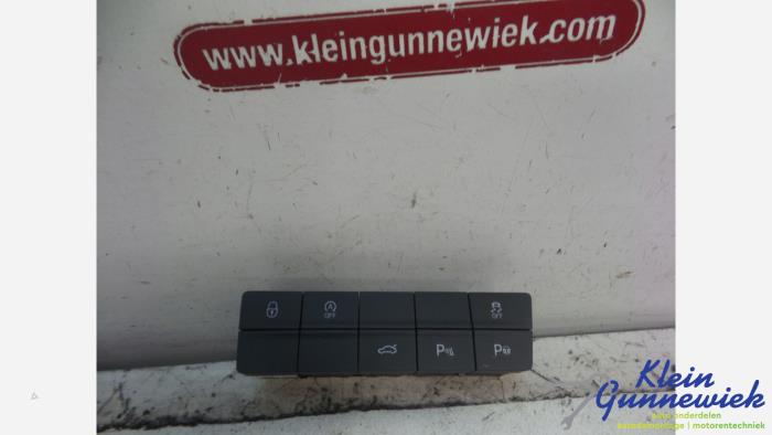 Używane Przelacznik Skoda Octavia Cena € 20,00 Procedura marży oferowane przez Klein Gunnewiek Autodemontage & Motorentechniek