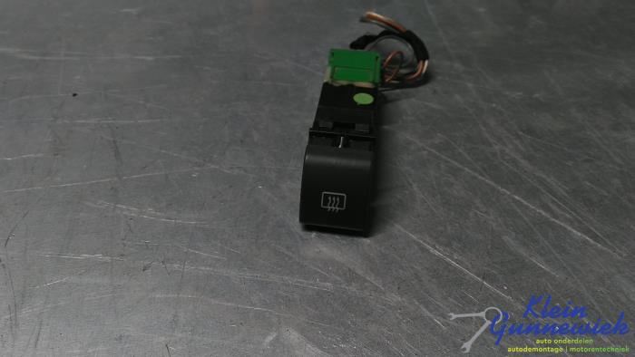 Używane Przelacznik Skoda Felicia Cena € 25,00 Procedura marży oferowane przez Klein Gunnewiek Autodemontage & Motorentechniek