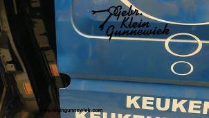 Używane Drzwi przesuwne prawe Renault Master Cena € 100,00 Procedura marży oferowane przez Gebr.Klein Gunnewiek Ho.BV