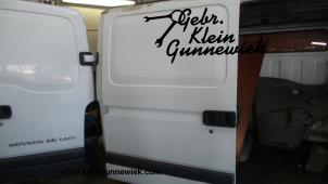 Gebrauchte Schiebetür rechts Opel Movano Preis € 175,00 Margenregelung angeboten von Gebr.Klein Gunnewiek Ho.BV