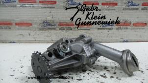 Usagé Pompe à huile Renault Megane Prix sur demande proposé par Gebr.Klein Gunnewiek Ho.BV