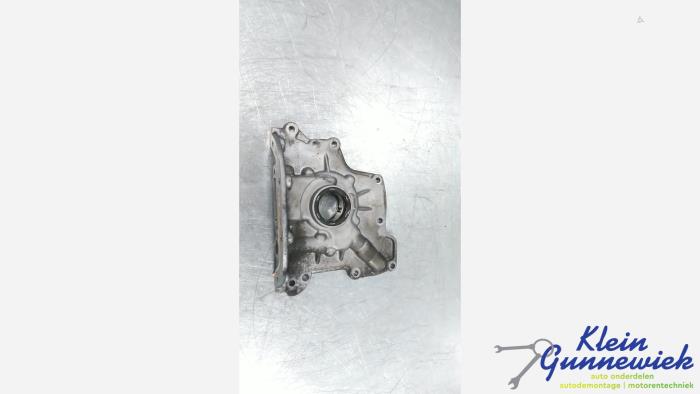 Używane Pompa oleju Volkswagen Beetle Cena € 31,00 Procedura marży oferowane przez Klein Gunnewiek Autodemontage & Motorentechniek