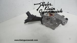Used Oil pump Audi A5 Price on request offered by Gebr.Klein Gunnewiek Ho.BV
