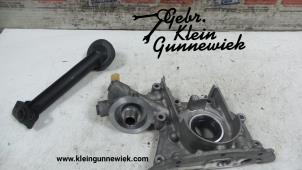 Usagé Pompe à huile Renault Twingo Prix sur demande proposé par Gebr.Klein Gunnewiek Ho.BV