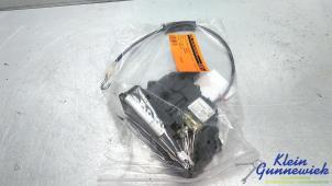 Usados Mecanismo de cerradura de puerta de 4 puertas derecha detrás Opel Corsa Precio € 20,00 Norma de margen ofrecido por Klein Gunnewiek Autodemontage & Motorentechniek