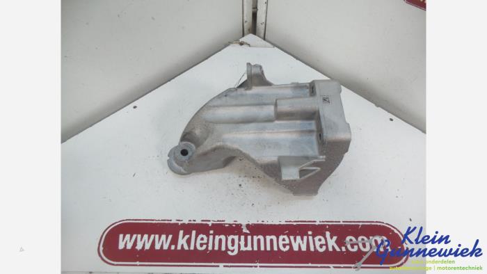 Used Engine mount Mercedes Sprinter Price € 16,00 Margin scheme offered by Klein Gunnewiek Autodemontage & Motorentechniek
